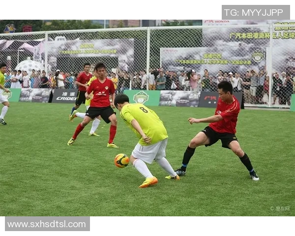 摇头足球明星摆件图片展示个性与运动激情的完美结合